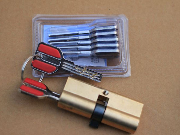 浪卡子24小时上门开锁公司